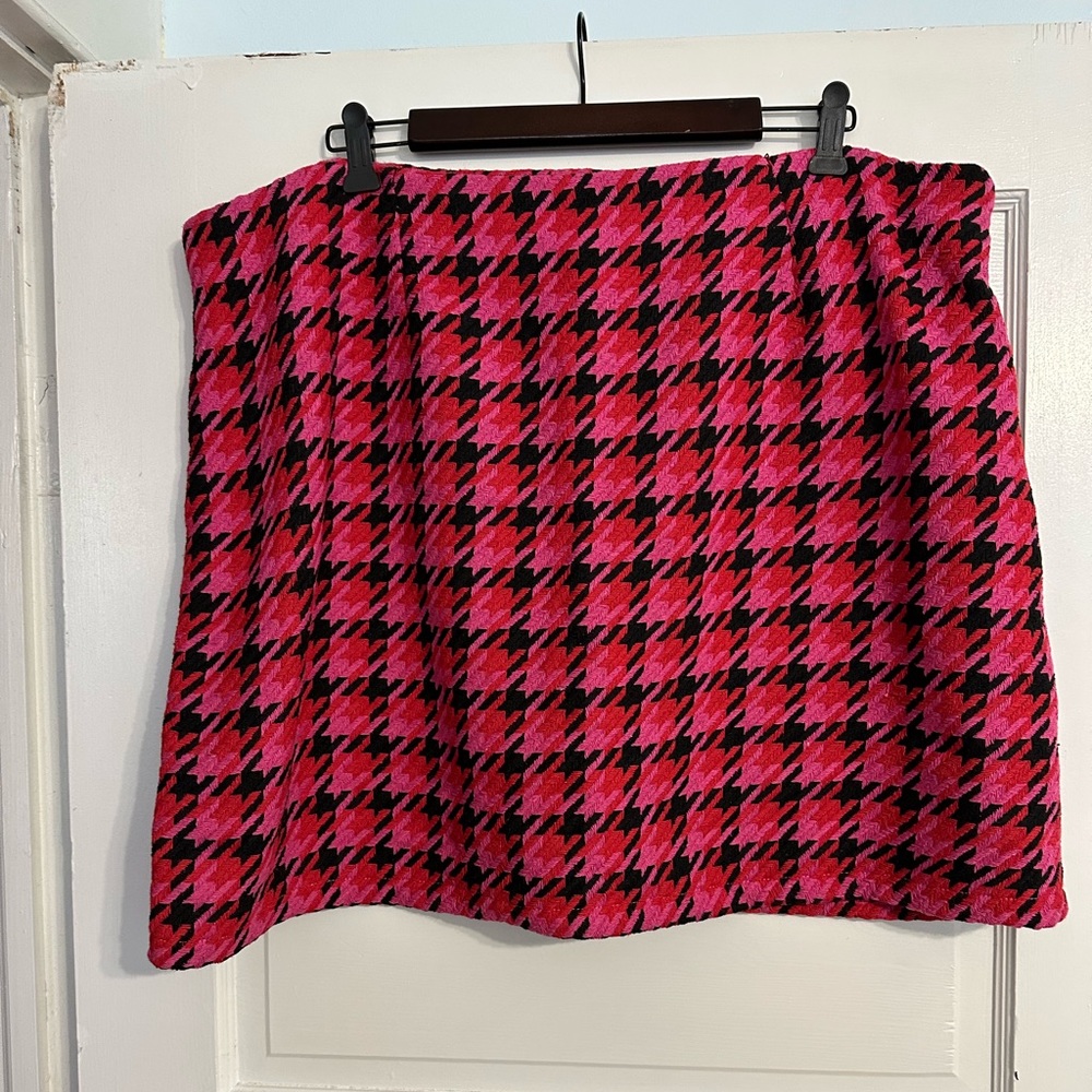 Shein Curve Houndstooth Skirt - NWOT